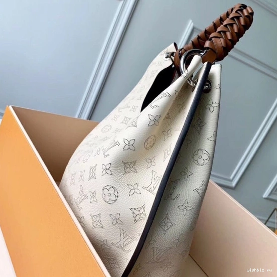 WIS VUITTON LOUIS CARMEL 0929